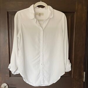 Thread & Supply Women’s Button Down Shirt - White Size Small